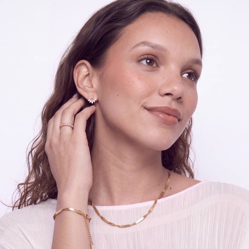 Effortless Twist Snake Chain Necklace in Gold Plating-2 product photo
