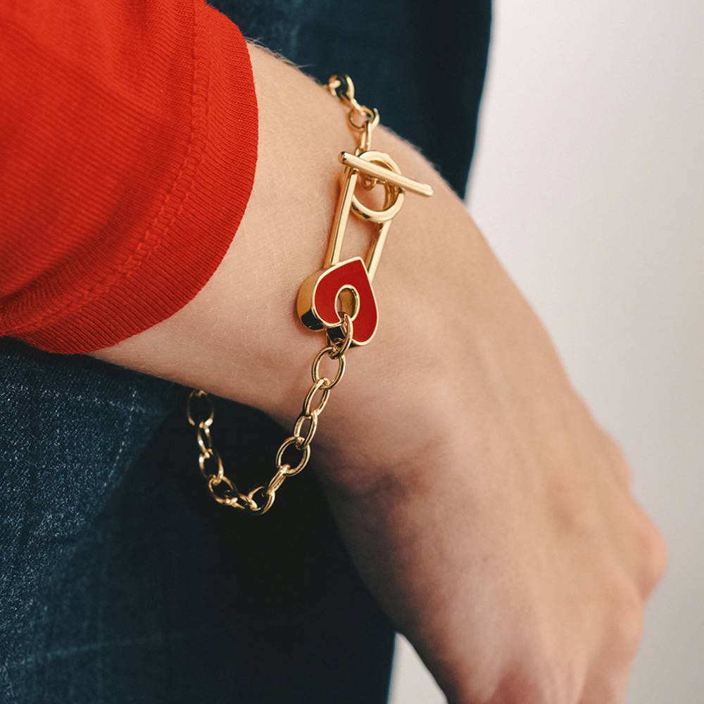 Love Locked Safety Pin Bracelet with Heart Charm in Gold Finish-4 Love Locked Safety Pin Bracelet with Heart Charm in Gold Finish-4 product photo