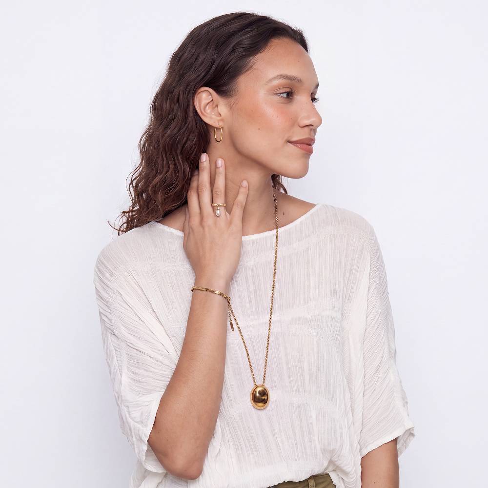 Sculpted Oval Pendant Necklace in Gold Plating-2 product photo